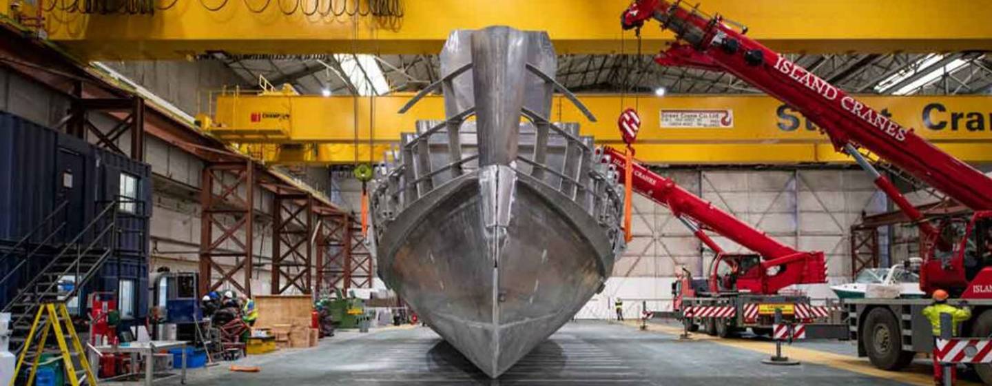 Arksen 85 hull in yard