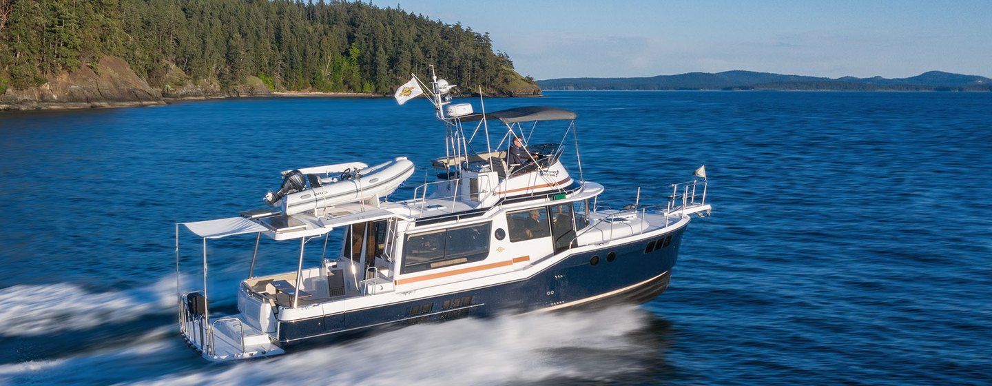 Ranger Tugs R-43 CB Boats, Example 1