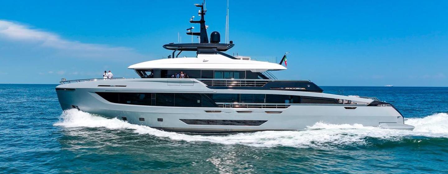 Ocean King Doge 400 GT Yachts, Example 1