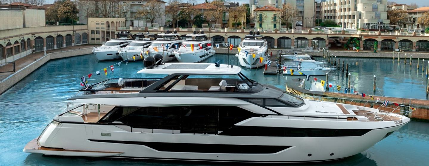 Ferretti Yachts 940 on water