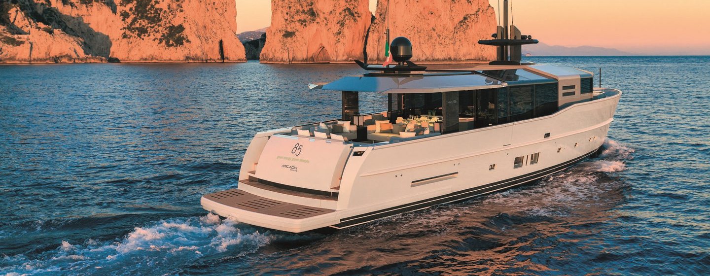 Arcadia A85 Yachts, Example 1