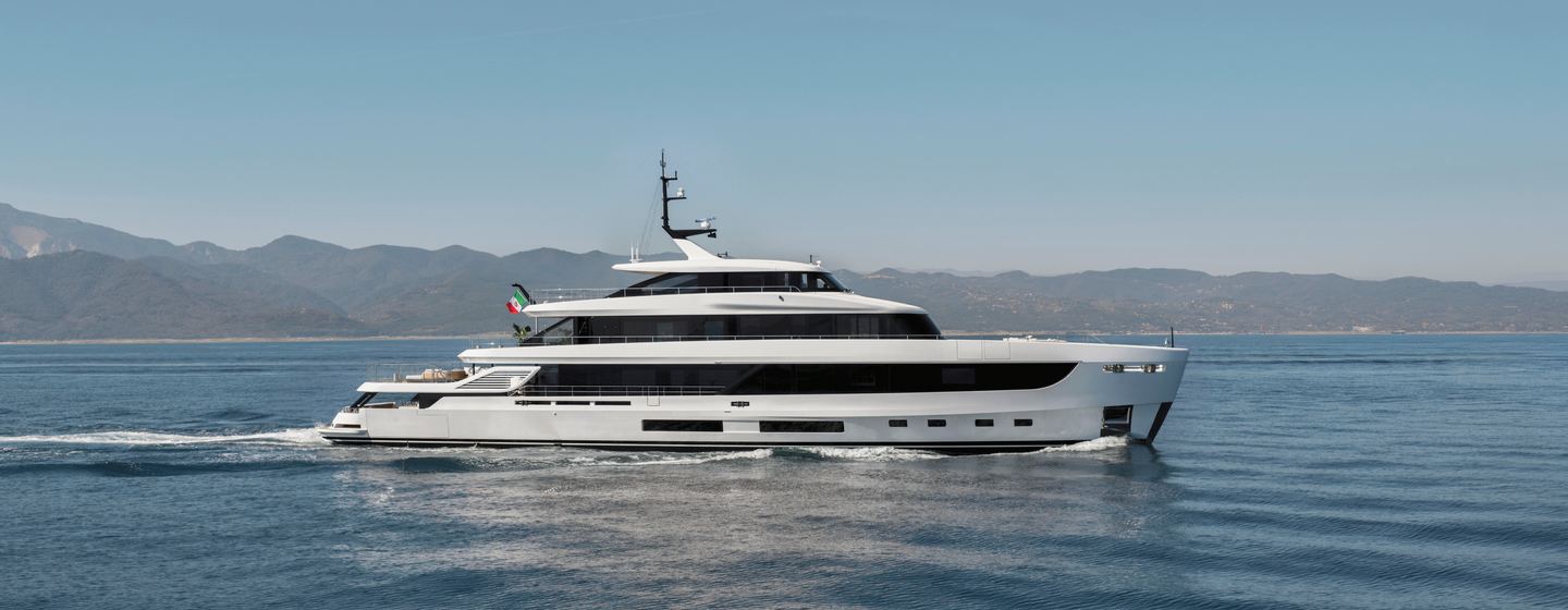 Azimut Grande 44M Yachts, Example 1