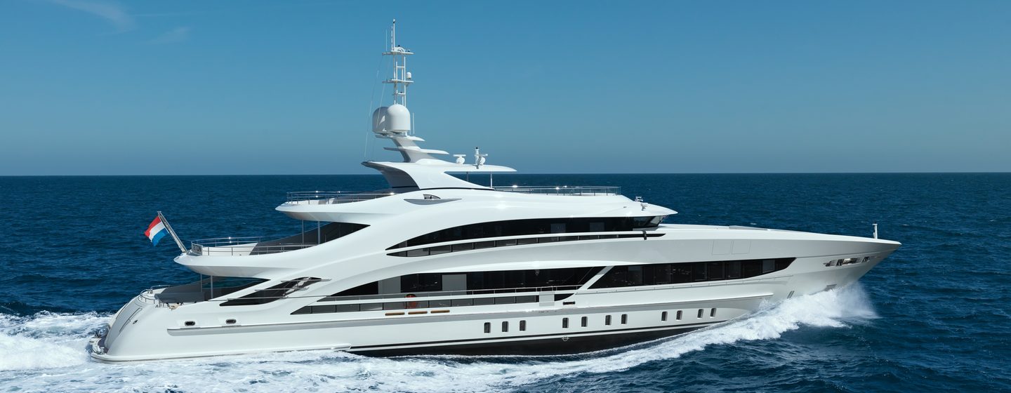 Heesen 'Project Triton' underway, surrounded by sea