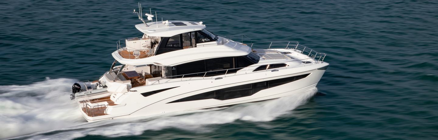 Aquila 70 Luxury Powercats, Example 1