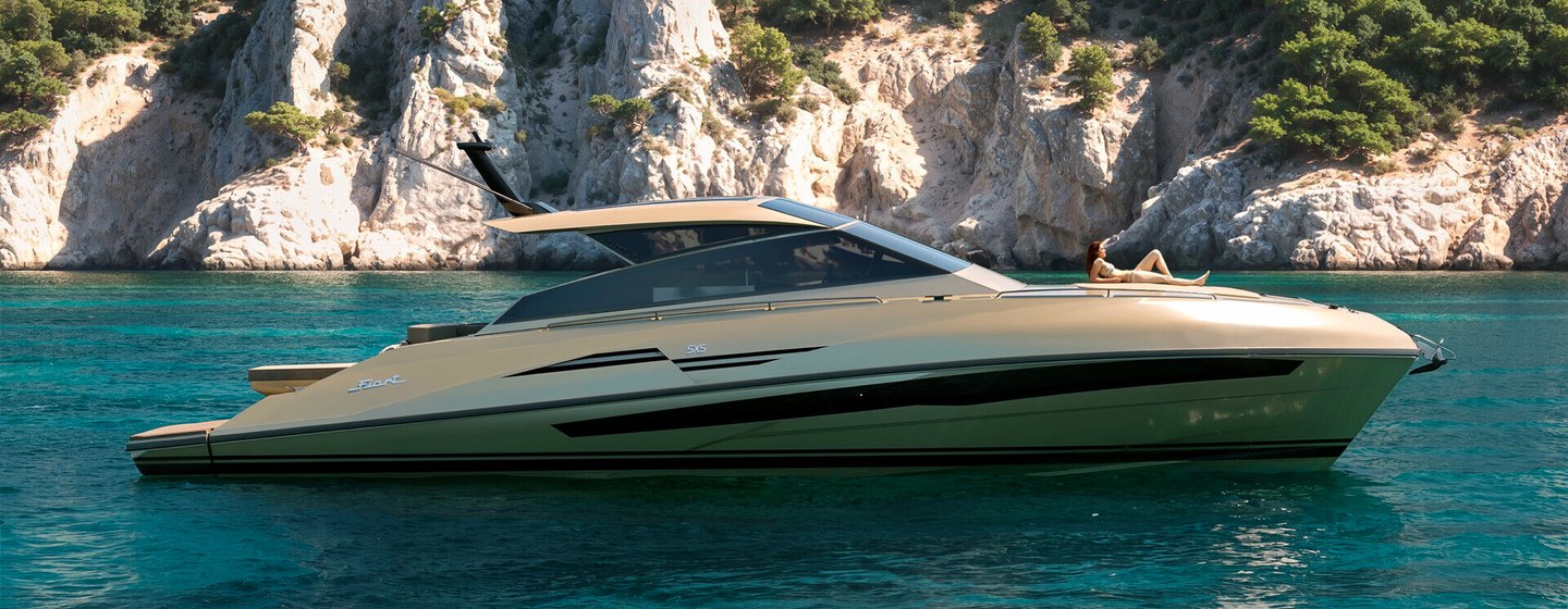 Fiart Yachts SX5 Boat with woman on foredeck 