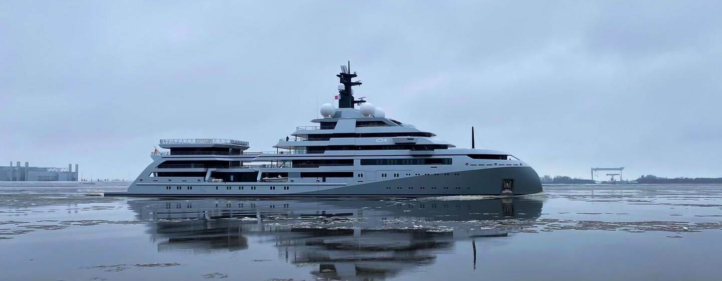Superyacht O3 under way on sea trials 