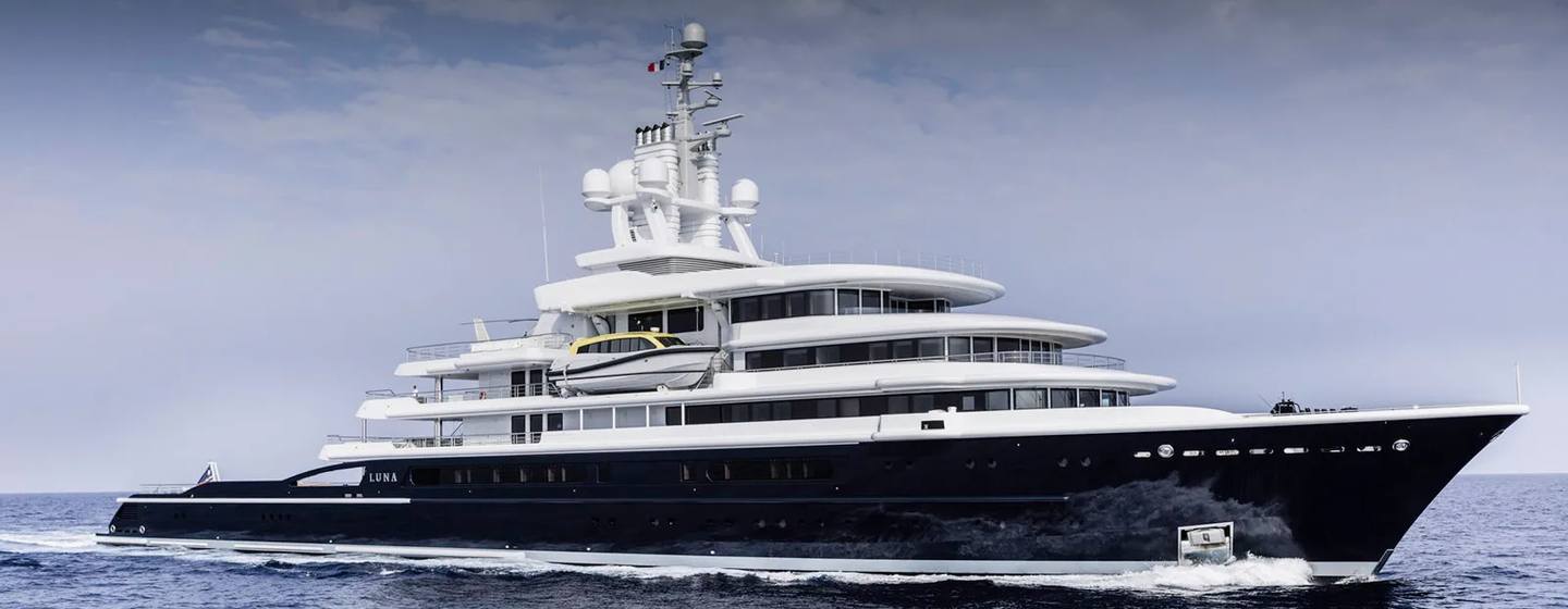 Superyacht Luna underway 