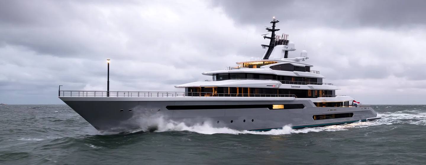 Superyacht Leviathan under way 
