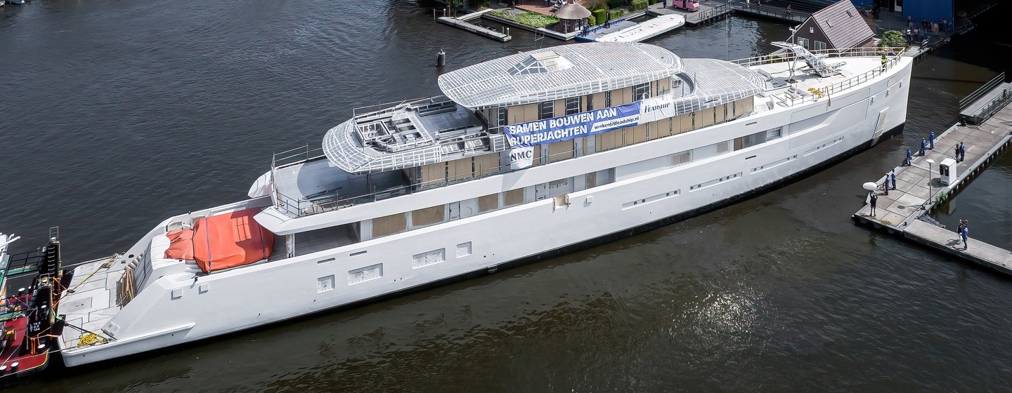 Feadship superyacht Project 825 moved to Kaag facility photo 1