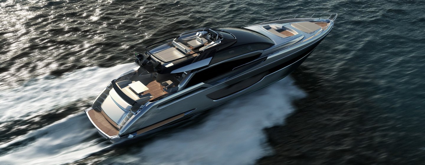 Riva 76 Perseo Super on water