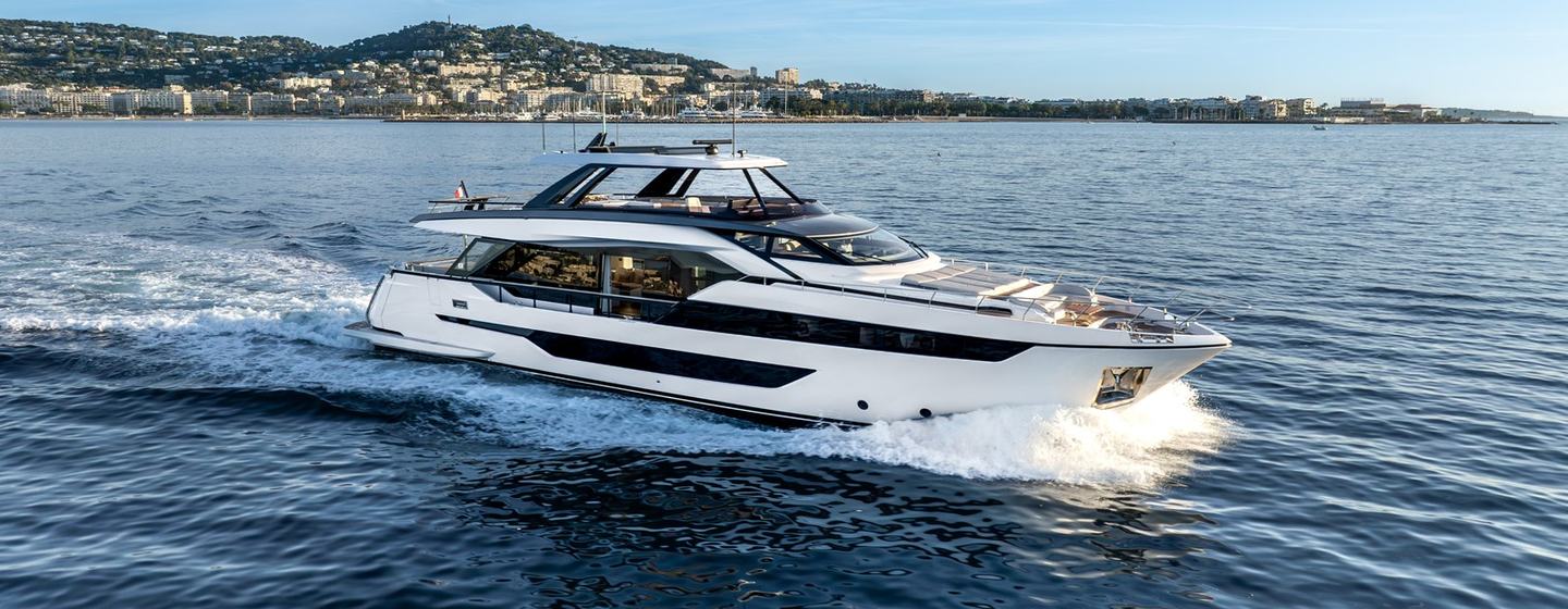 Motor Yacht Together under way 