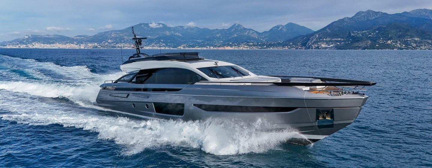 YB at speed underway