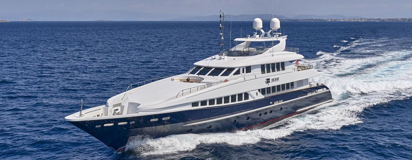 Superyacht Bilmar under way