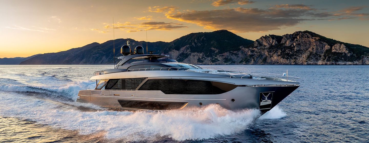 Riva 112 Dolcevita Super Yachts, Example 1