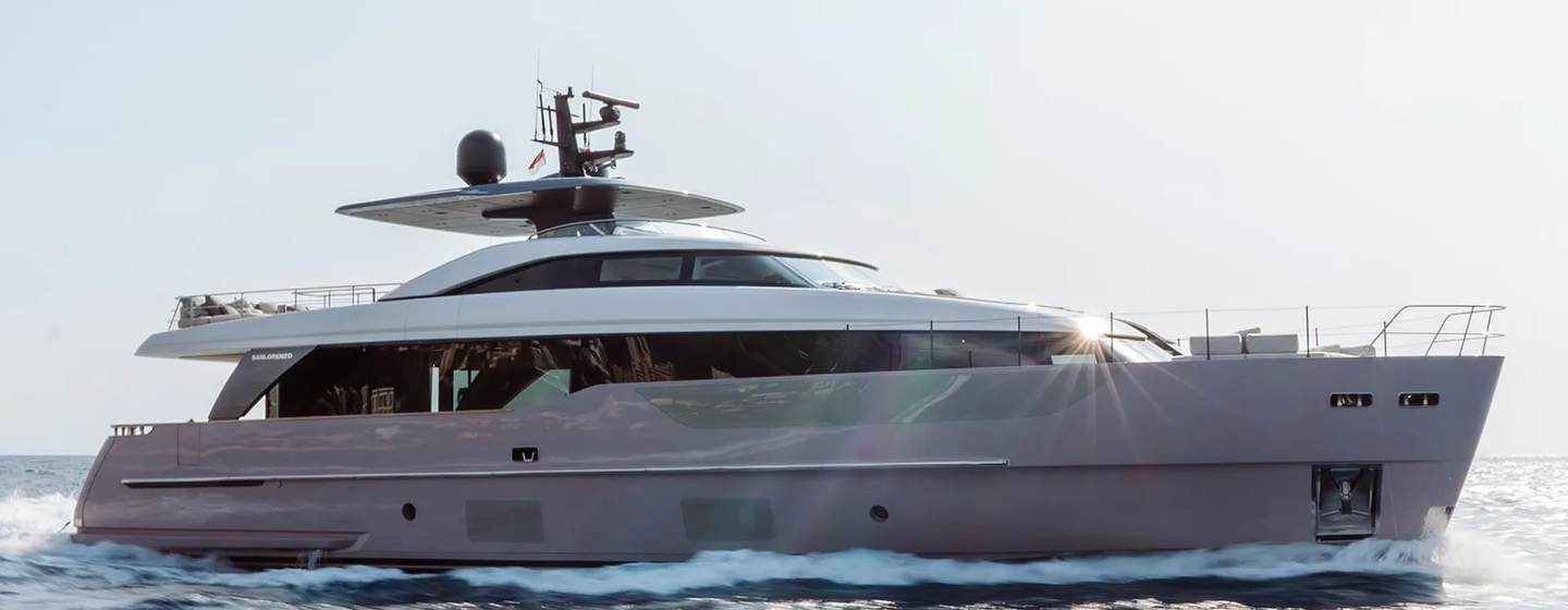 Sanlorenzo motor yacht Sal underway side view 