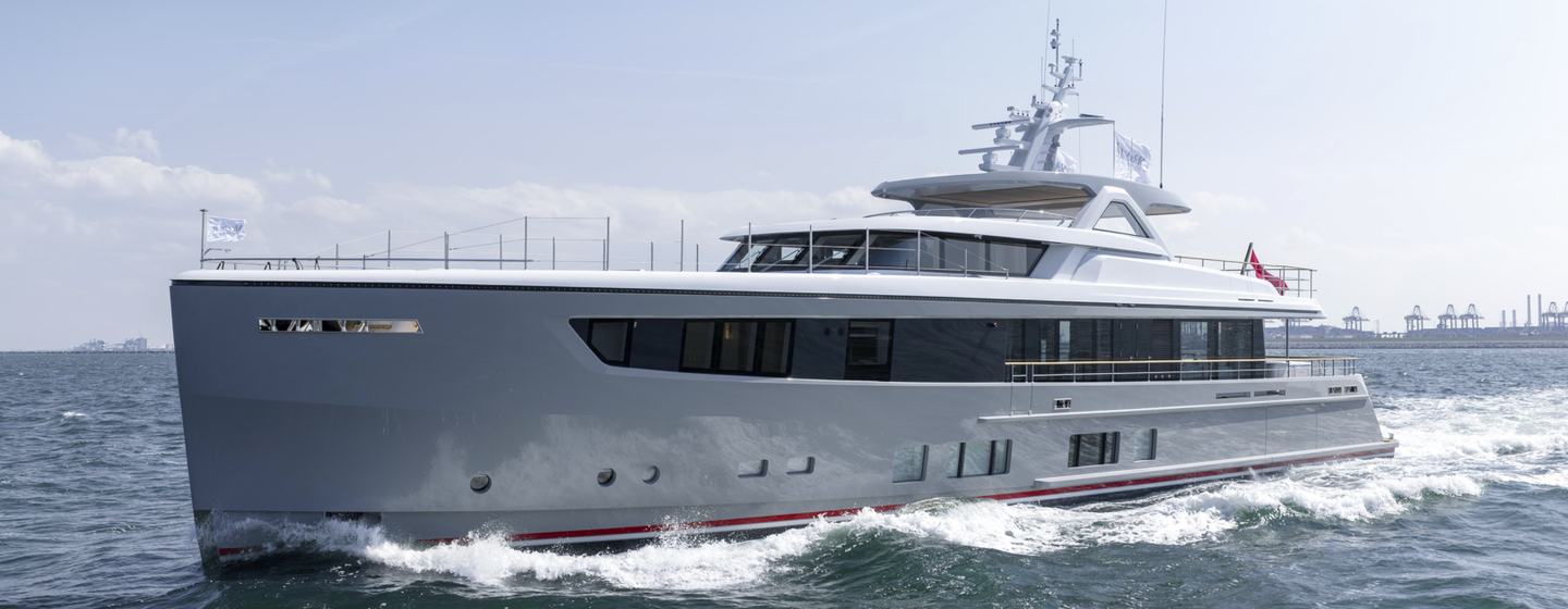 Mulder ThirtySix Superyacht My Lady under way 