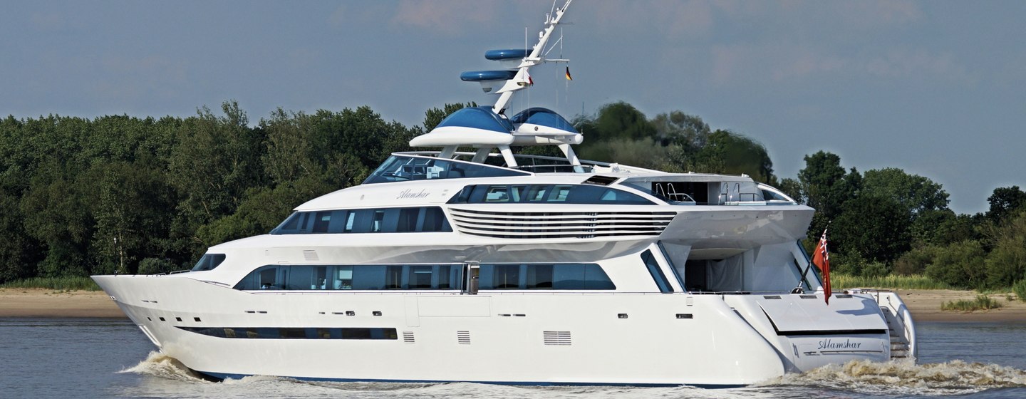 Superyacht Alamshar under way 