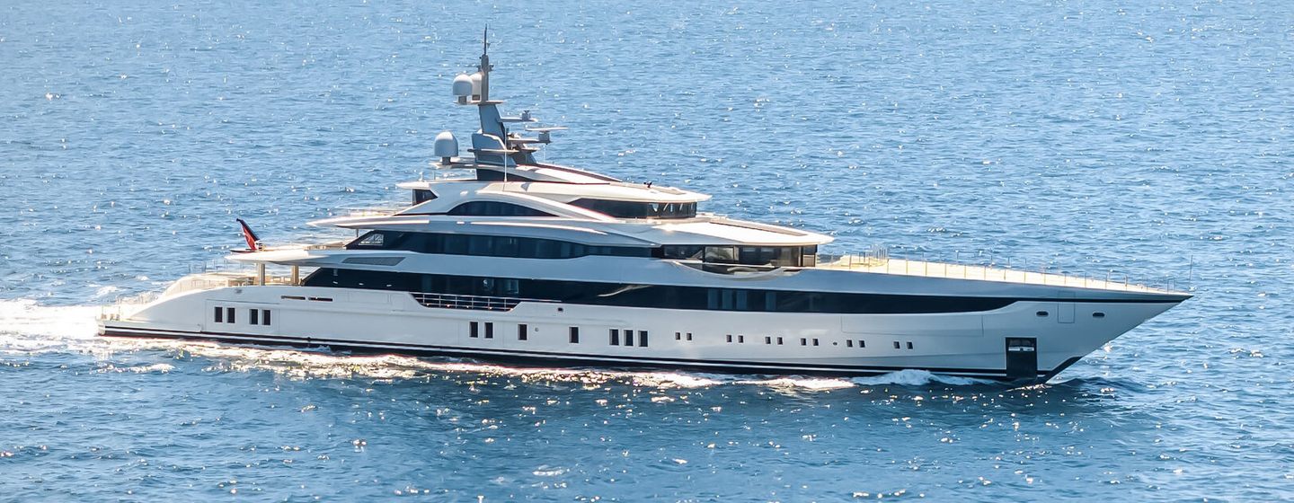 Superyacht Al Reem under way 