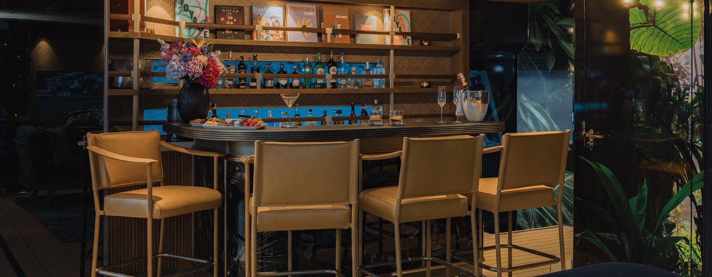 Superyacht Pink Shadow bar area 