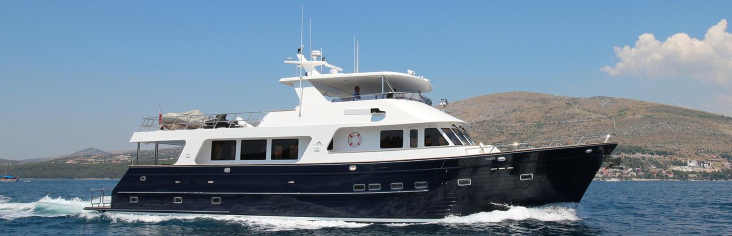 Outer Reef Yachts 800 Motoryachts, Example 1