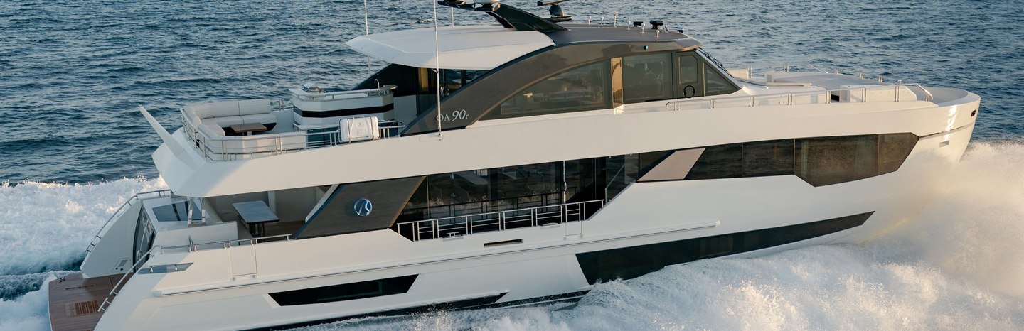 Ocean Alexander 90R Enclosed Yachts (2018 - 2020), Example 1