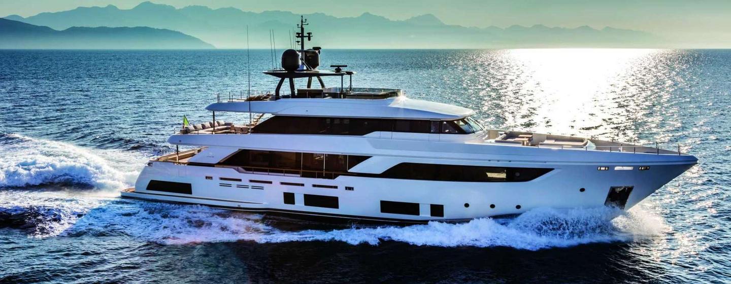 Motor Yacht Sokny