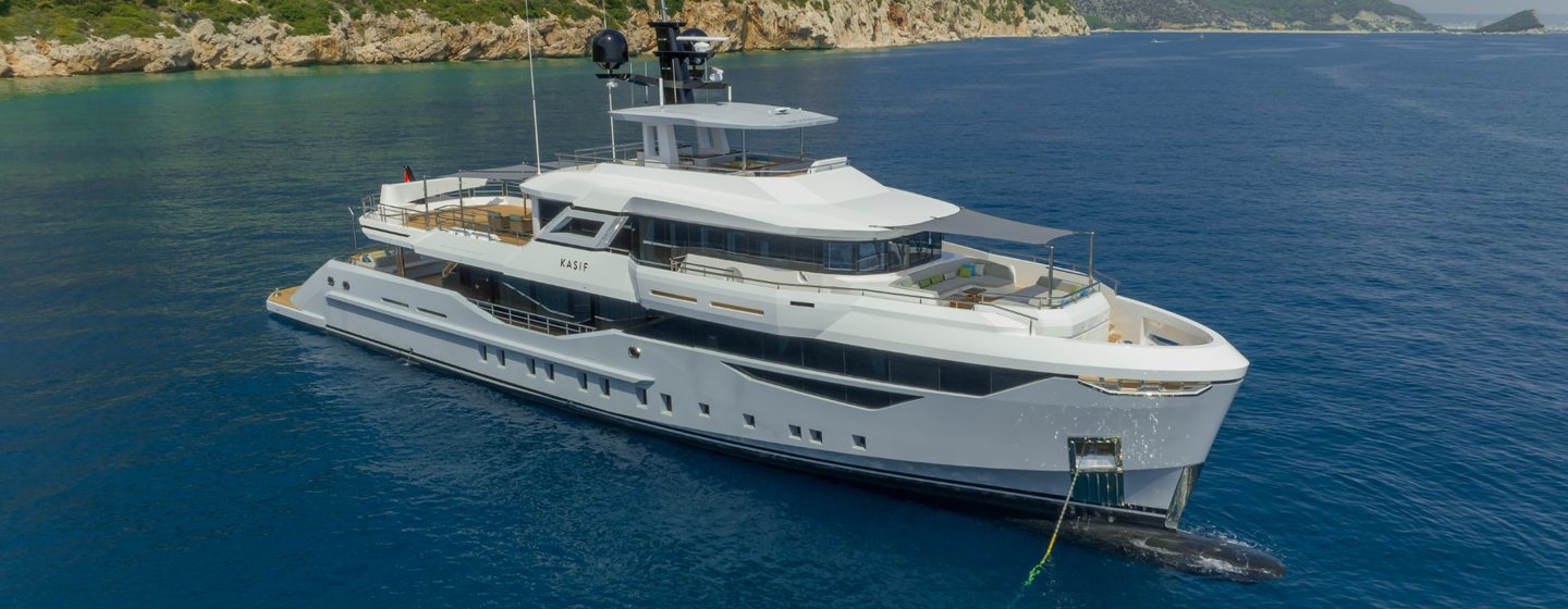 Motor yacht Kasif at anchor 