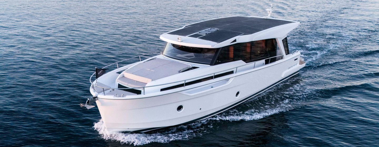 Greenline 42 motor yacht bow view