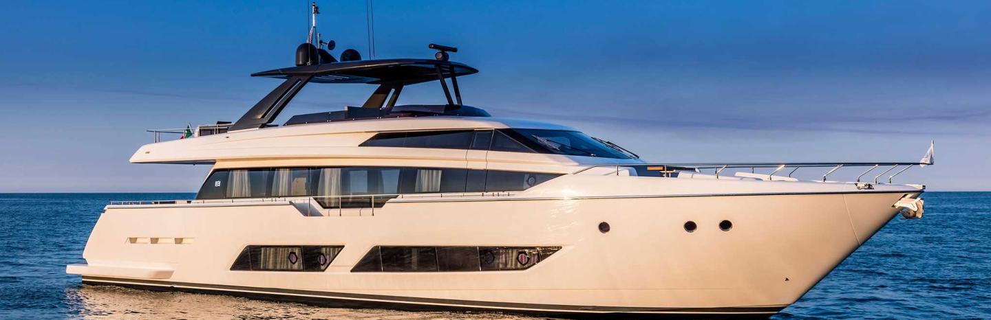 Ferretti 850 Yachts (2016 - 2023), Example 1