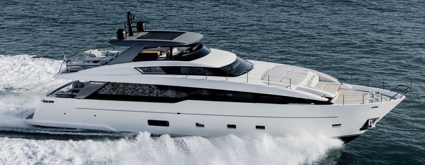 Sanlorenzo SL86 Asymmetric motor yacht under way 