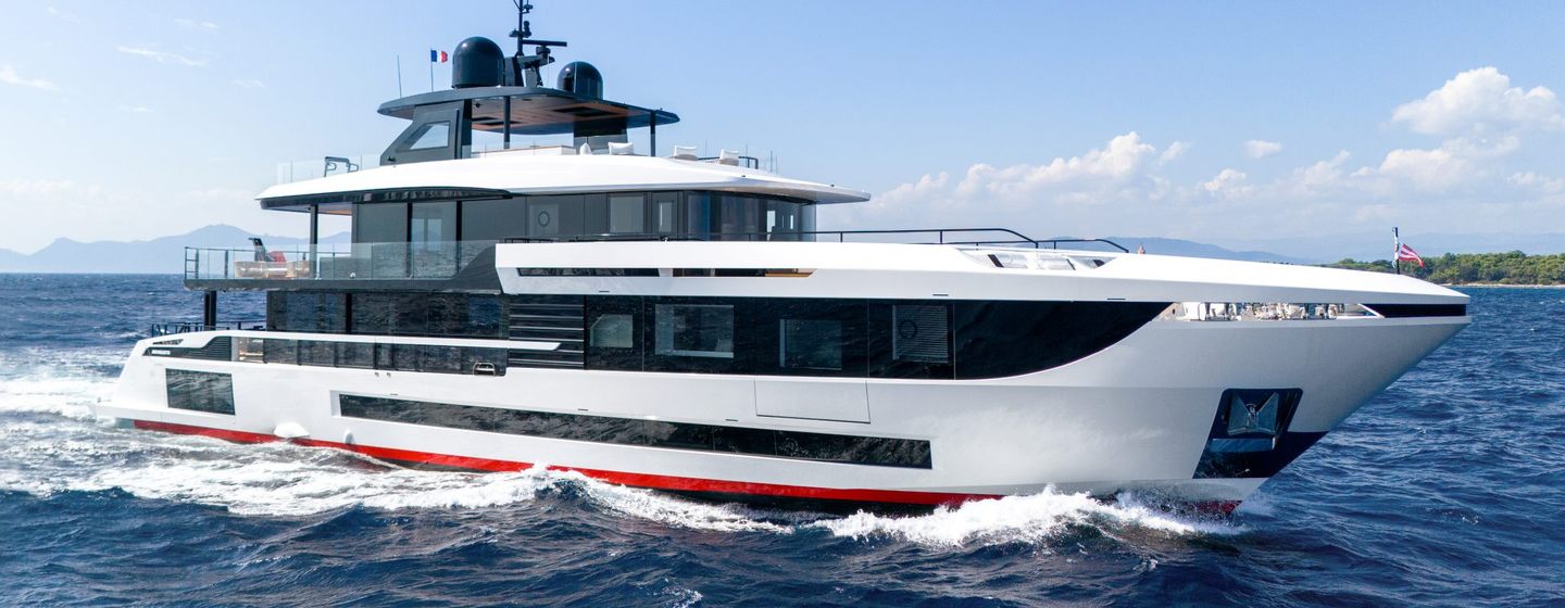 Mangusta Oceano 39 running shot on clear day, towards starboard bow and side profile