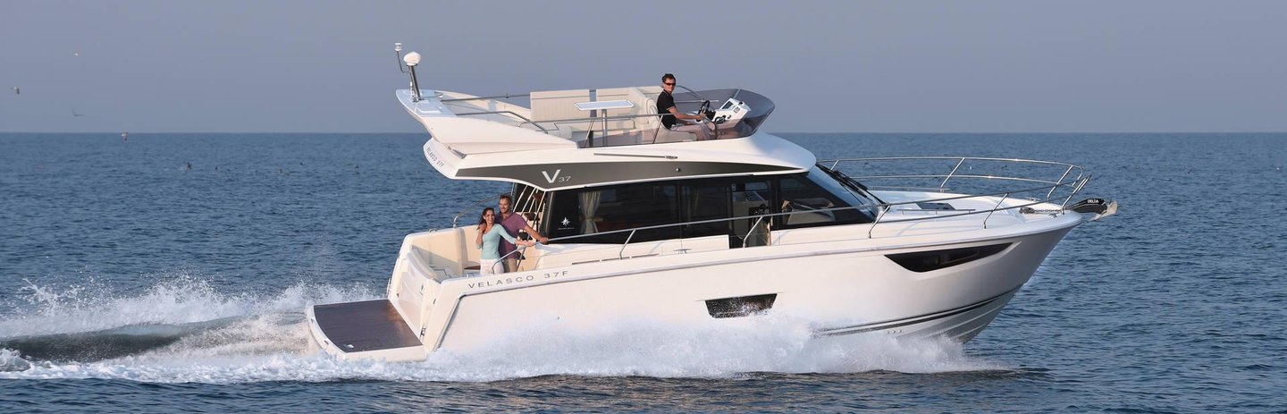 Jeanneau Velasco 37F Yachts (2015 - 2019), Example 1