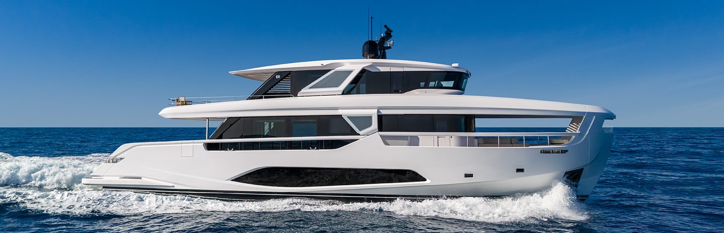 Ferretti INFYNITO 90 Yachts, Example 1