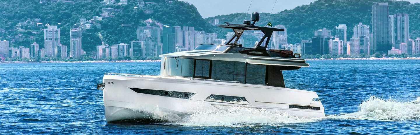 Okean 50 Fly Yachts, Example 1