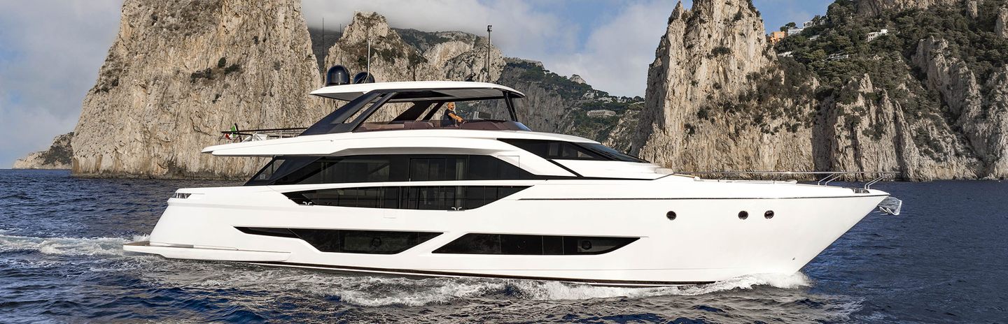 Ferretti 860 Yachts, Example 1