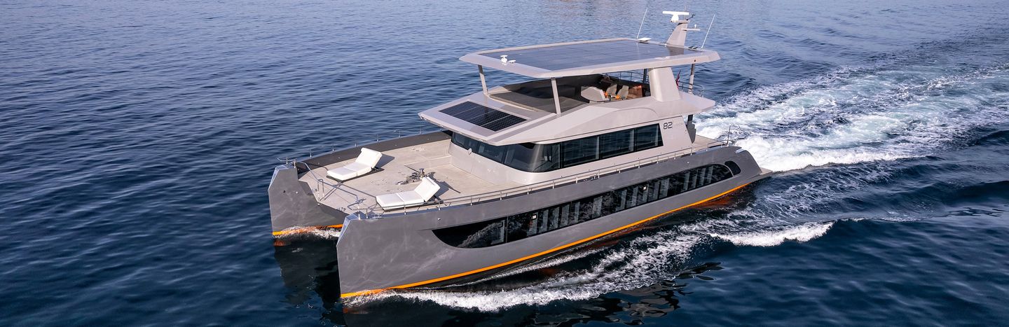 VisionF 82 Catamarans, Example 1