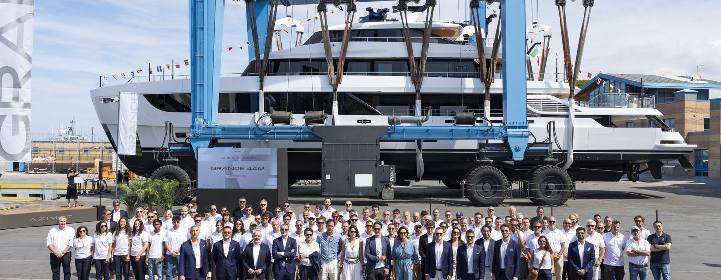 Azimut Grande 44M motor yacht launch with team 