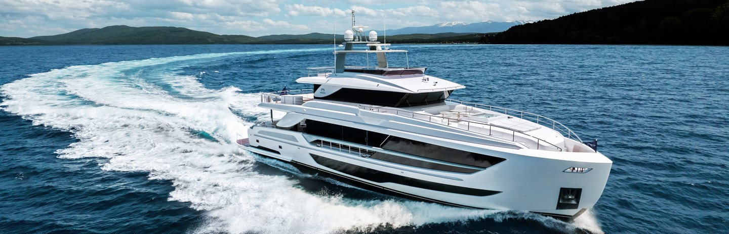 Horizon FD110 Tri-deck Yachts, Example 1