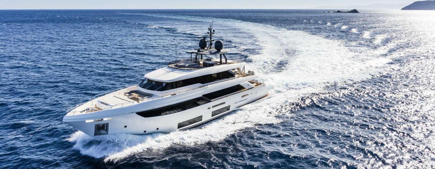 Custom Line Navetta 33 on the water