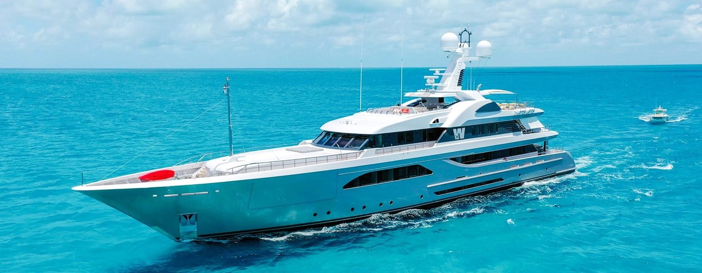 Motor yacht W underway