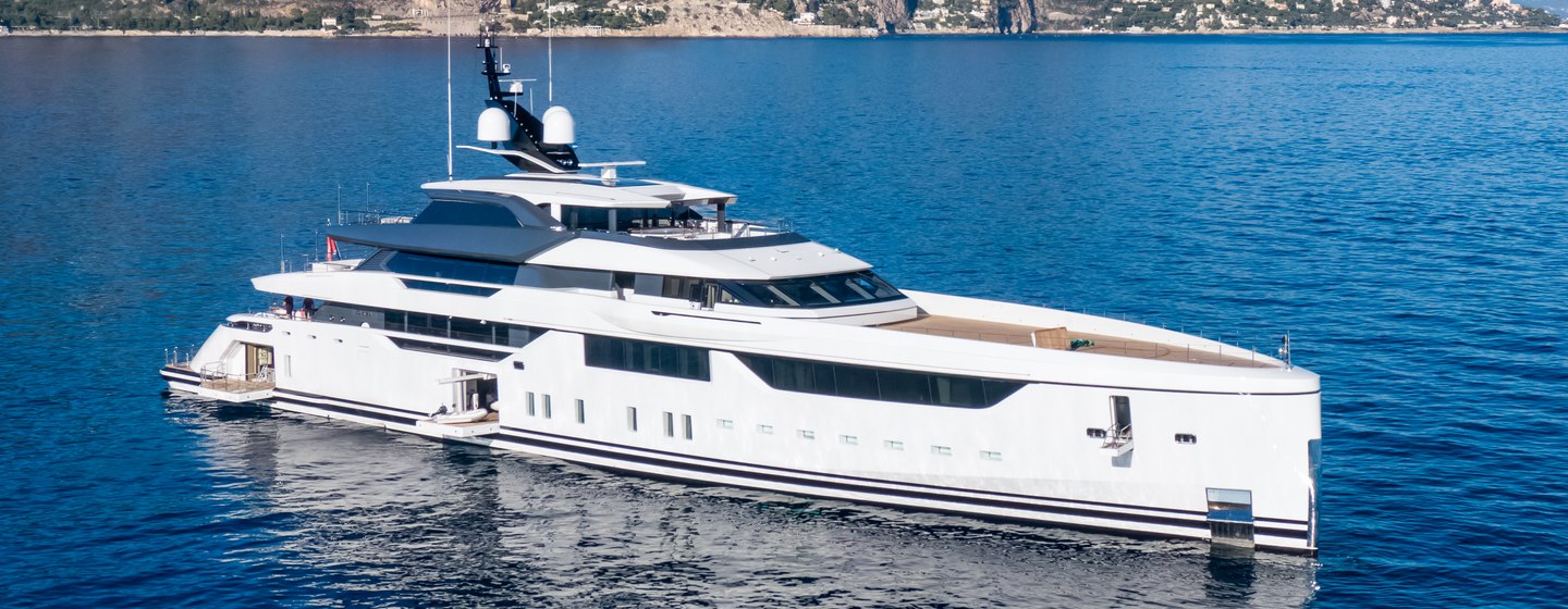 Superyacht MALIA at sea