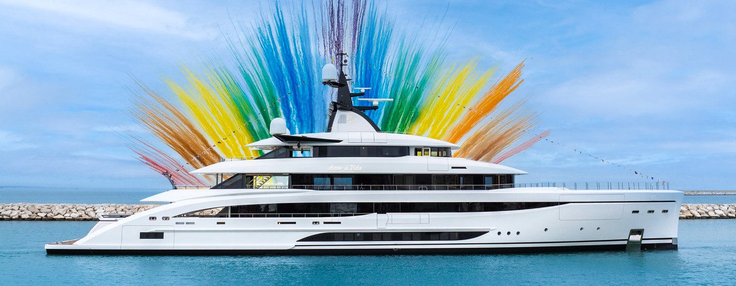 Superayacht Amor à Vida at launch with confetti behind 