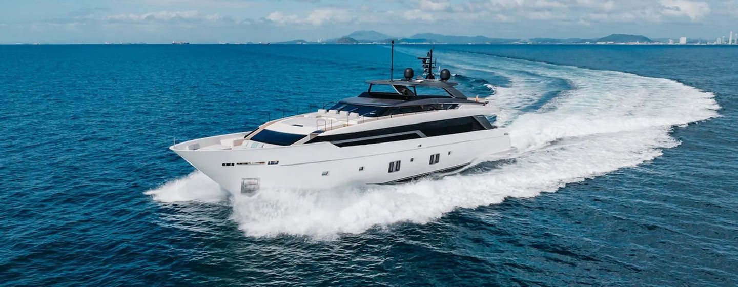  Superyacht Ambar underway at speed