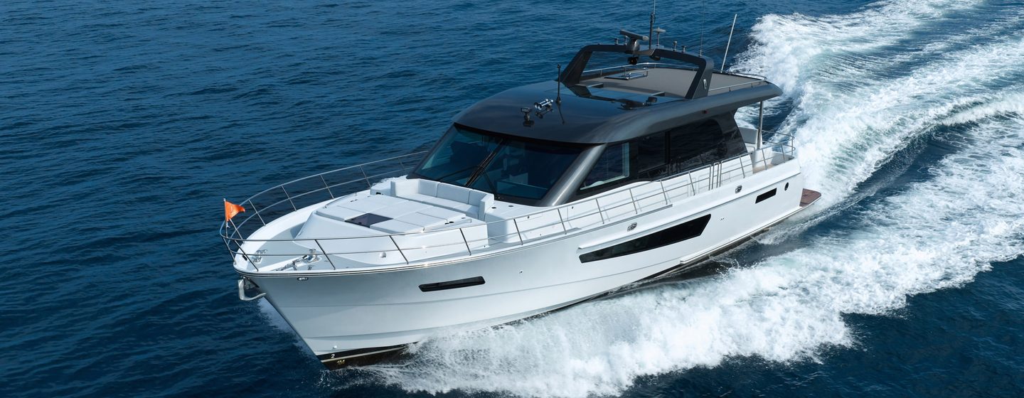 CL Yachts CLB65 SUV Motor Yacht under way at speed 