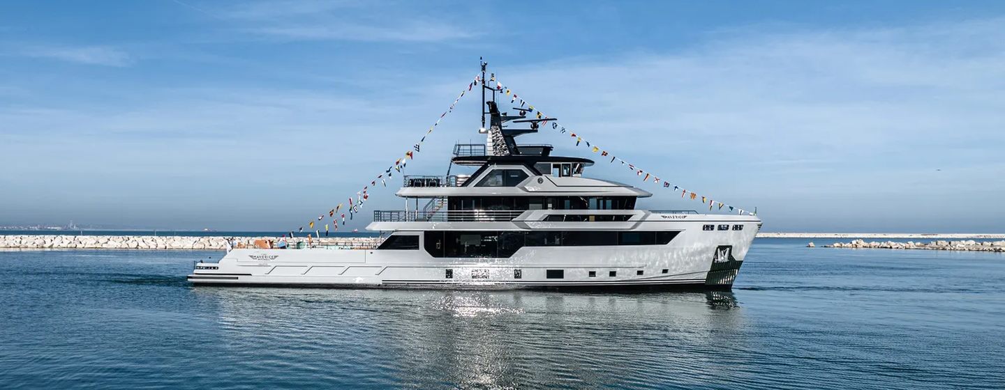 CDM delivers MAVERICK: Shipyard's first Flexplorer 146 photo 1