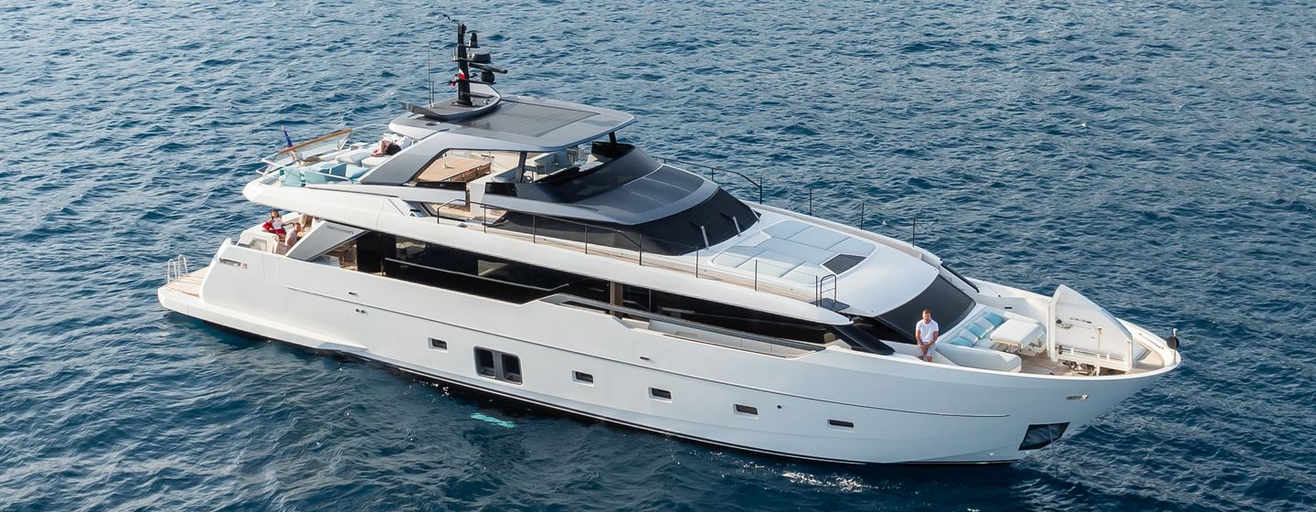 Sanlorenzo motor yacht Kapusha at anchor side view