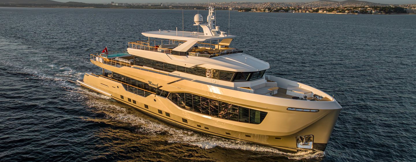 Explorer Yacht Miouch under way 