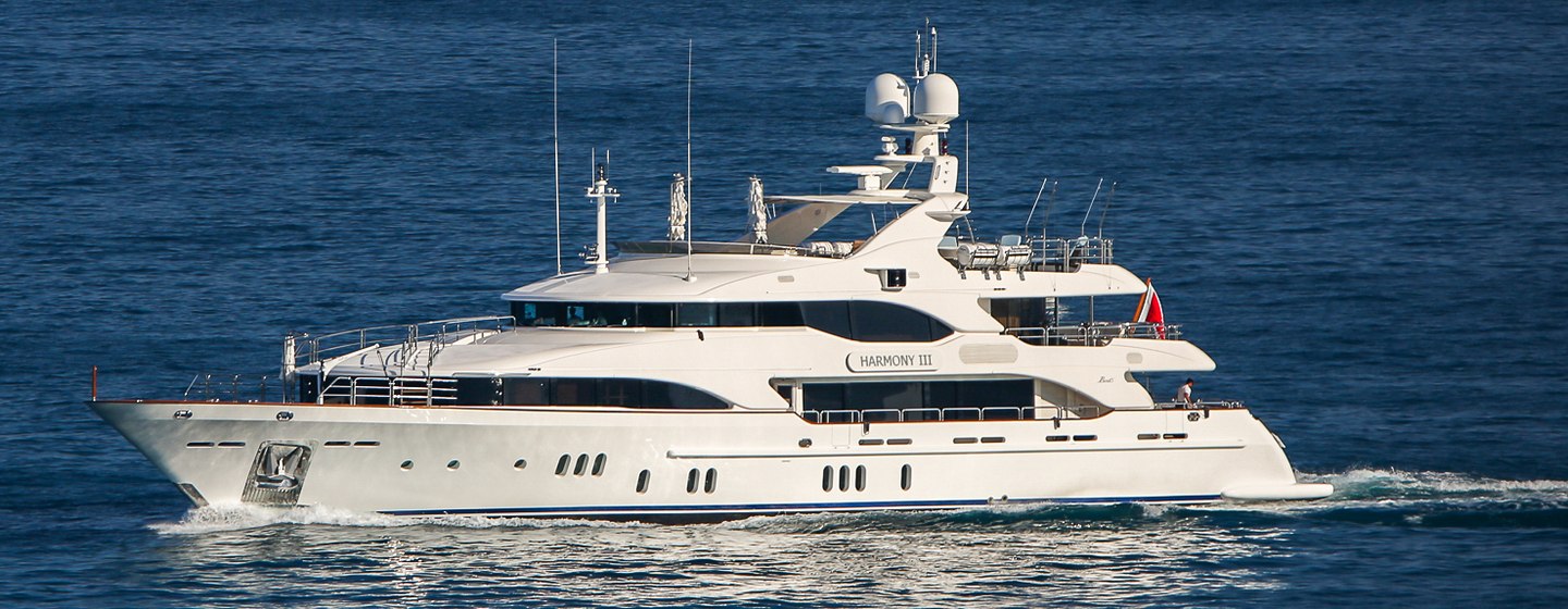 Superyacht Harmony III under way 