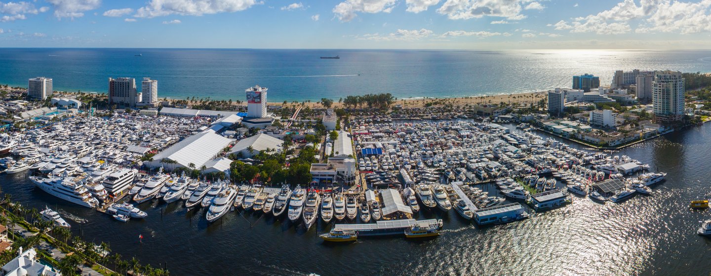 View of yachts in harbor at Fort Lauderdale with sea in background