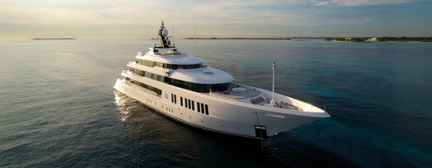 Royal Hakvoort superyacht Jubilee at anchor bow view 